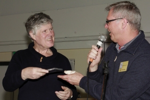 056 Harry Koster neemt CD in ontvangst voor . . .